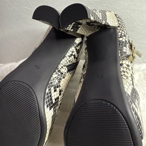 (NEW) GUESS Snake Print Python Ankle Boots - Picture 3 of 10